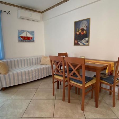 Roula Apartment Неи Порои Екстериор снимка