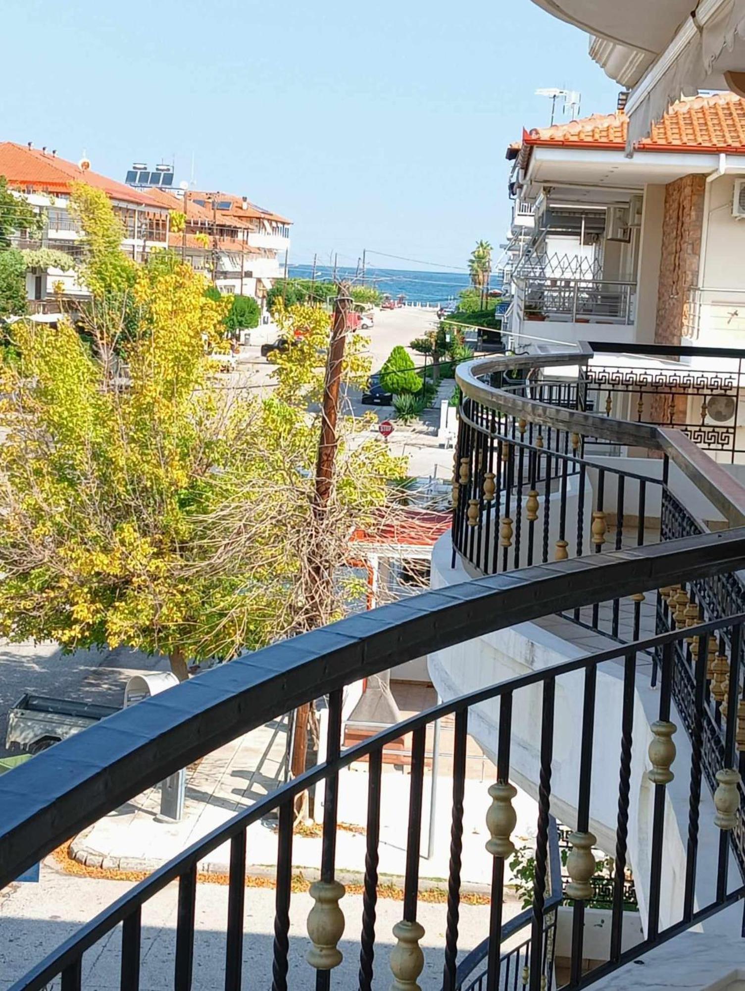 Roula Apartment Неи Порои Екстериор снимка